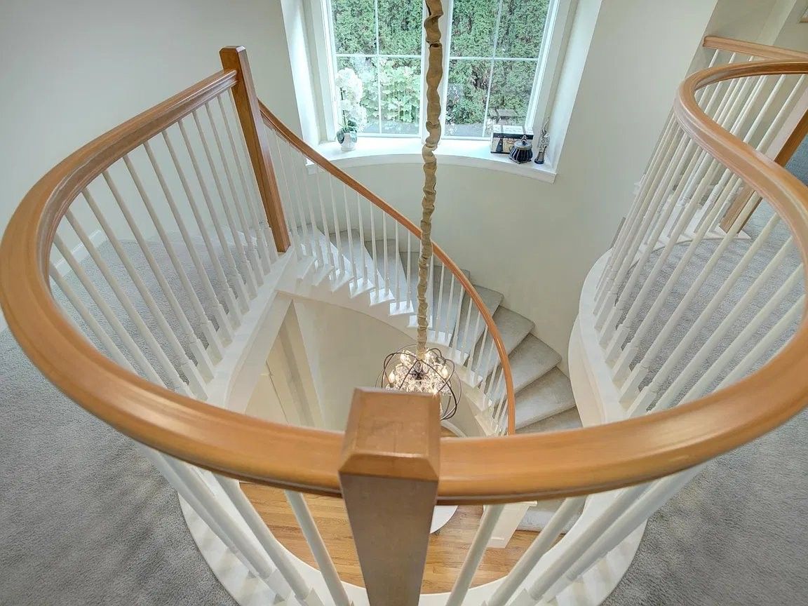 215 6th St S - Photo 2 of 5