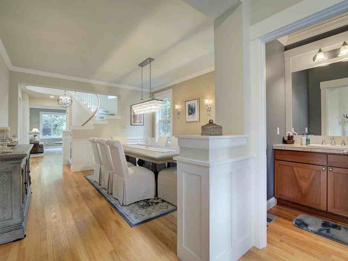 215 6th St S - Photo 5 of 5