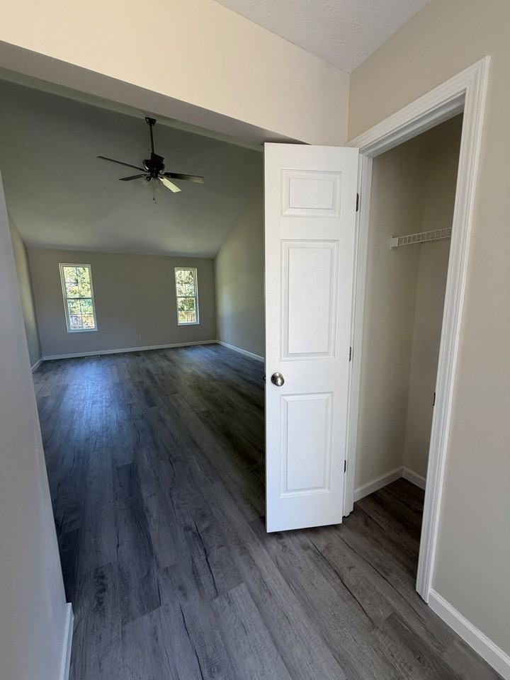 12838 Silverton Ct - Photo 3 of 17