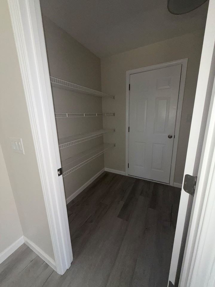 12838 Silverton Ct - Photo 4 of 17