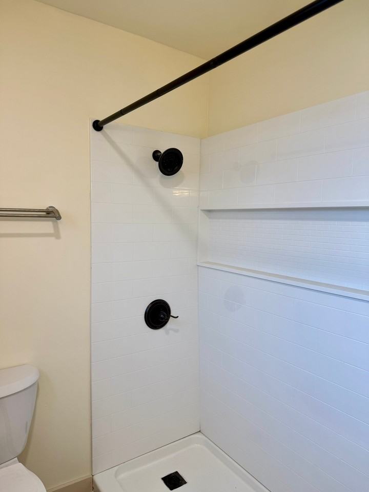 416 E Newell St - Photo 7 of 8