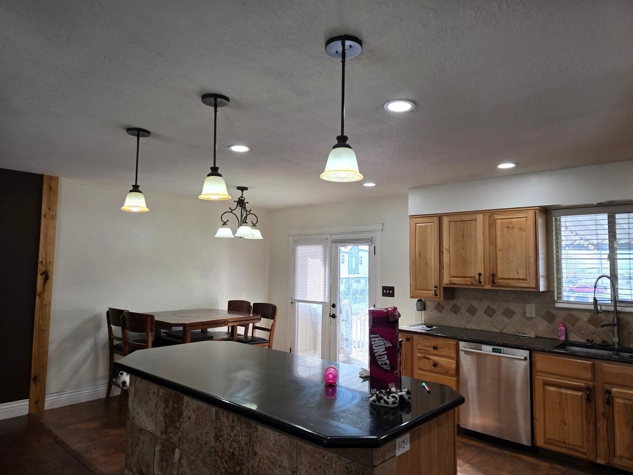 2121 Nw - Photo 5 of 17