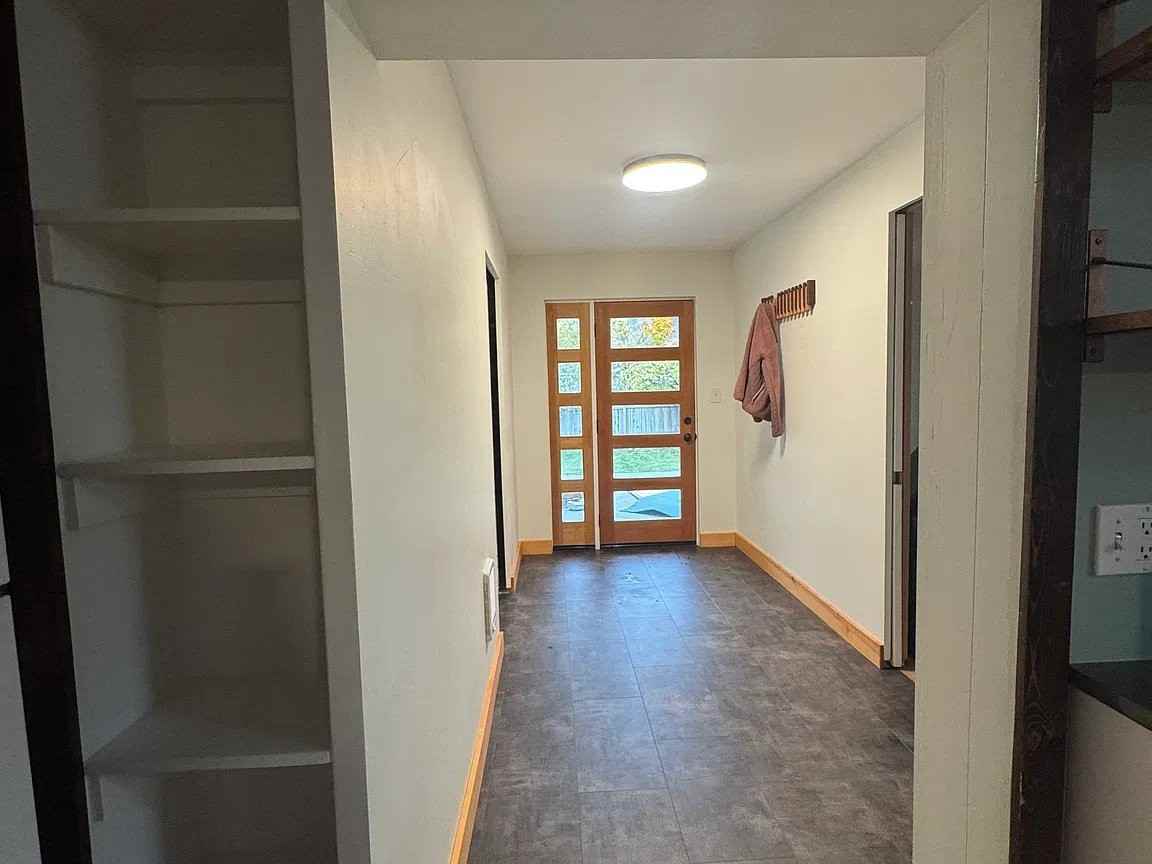 329 3rd Ave W - Photo 3 of 7