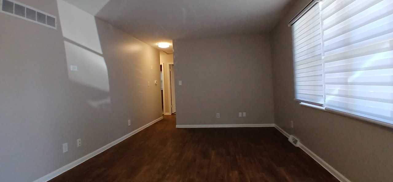 10106 W 95th St - Photo 2 of 20