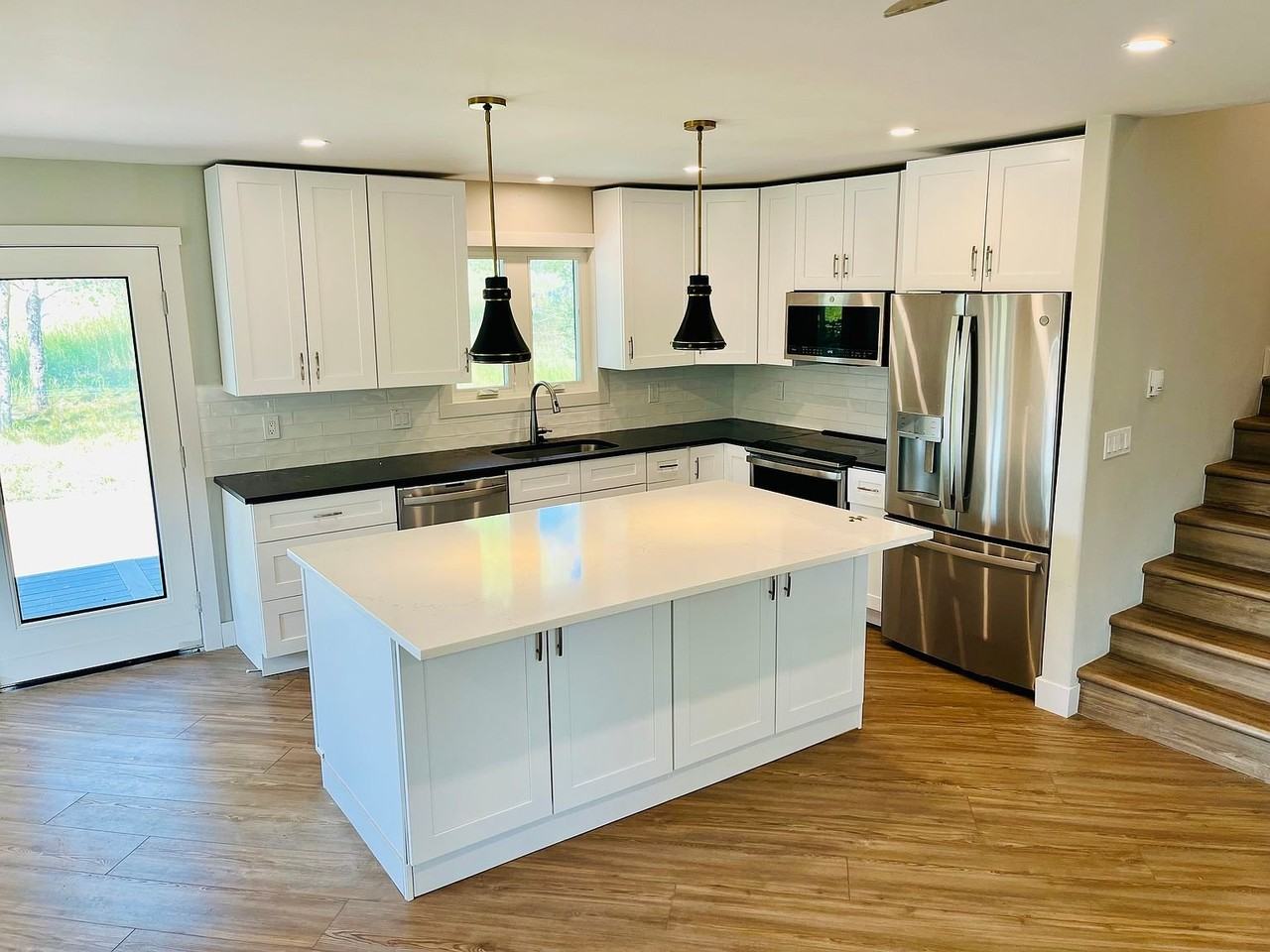 2035 Montview Ln - Photo 3 of 4