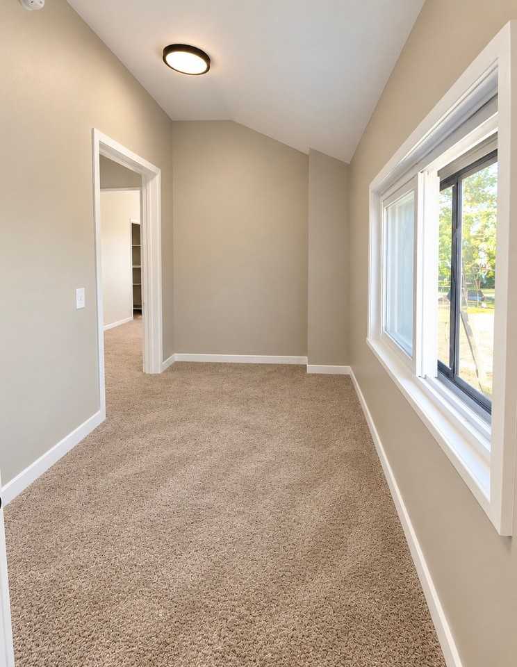310 N Mountain St - Photo 6 of 8