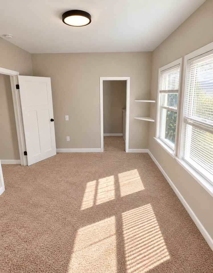310 N Mountain St - Photo 7 of 8