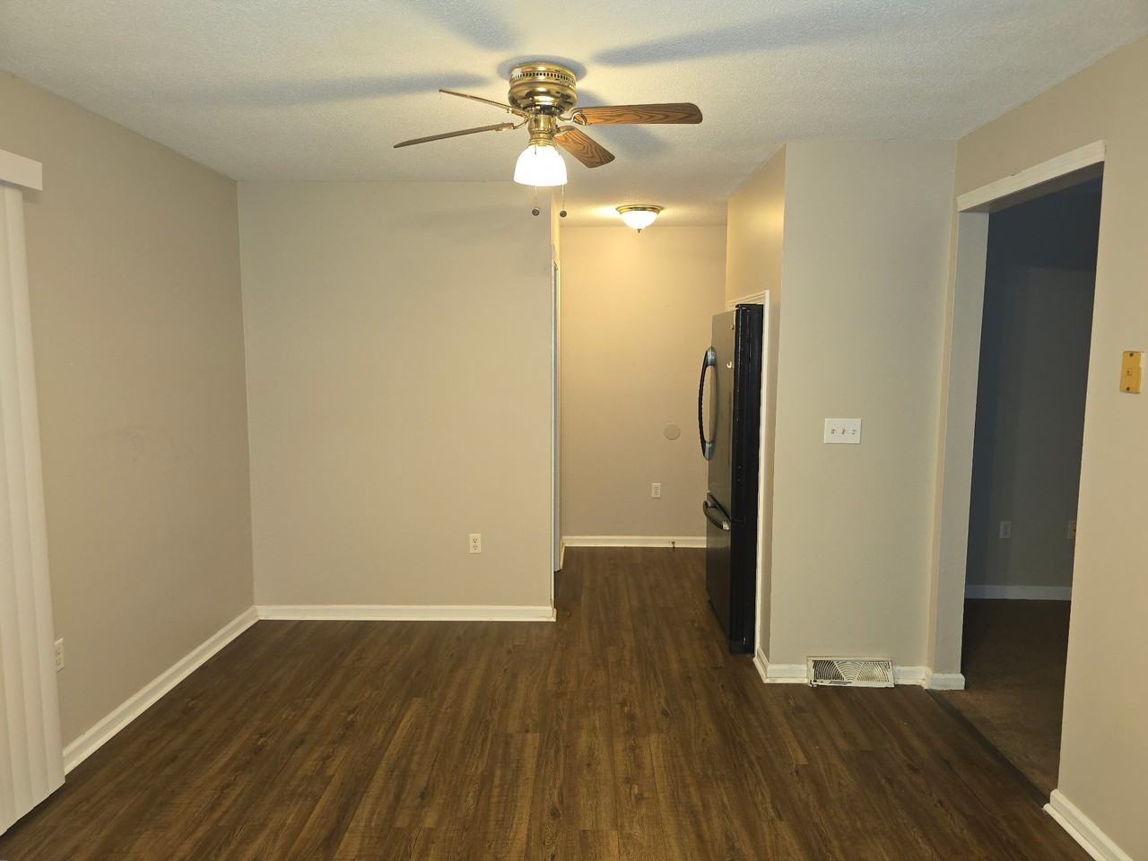 25 Parker St - Photo 7 of 12