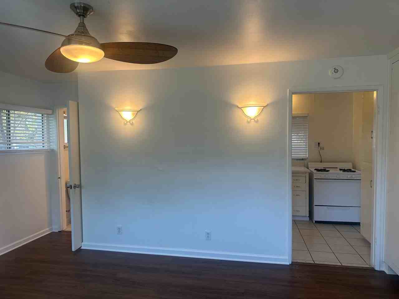 8920 Canby Ave - Photo 2 of 11