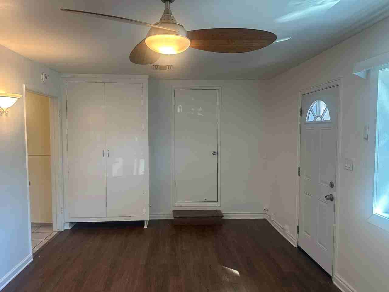 8920 Canby Ave - Photo 6 of 11