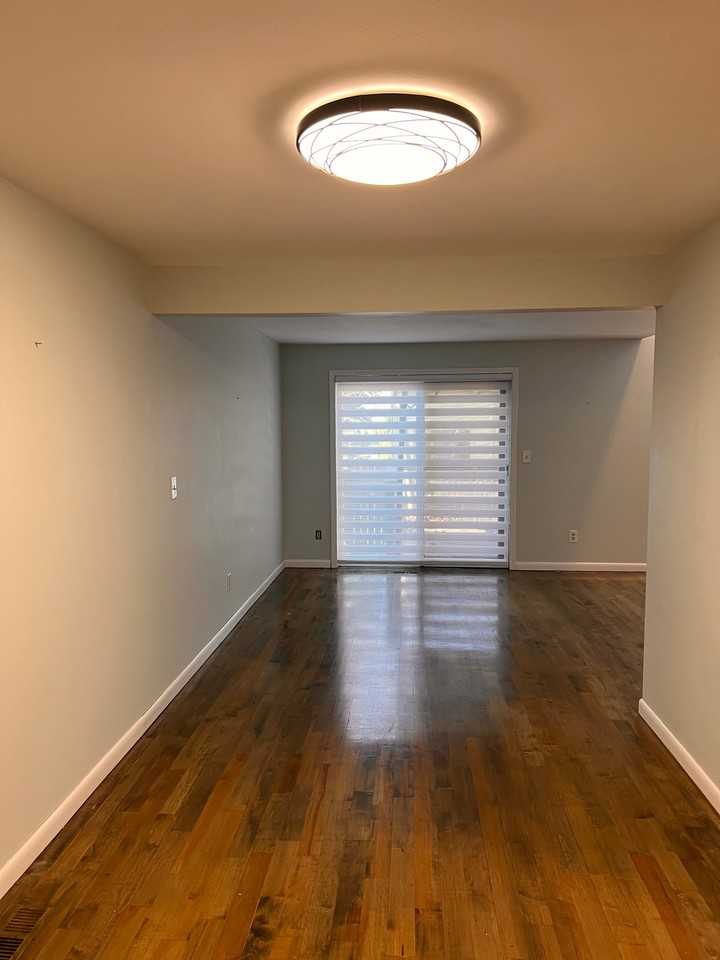 8242 Beehive Cir - Photo 3 of 15