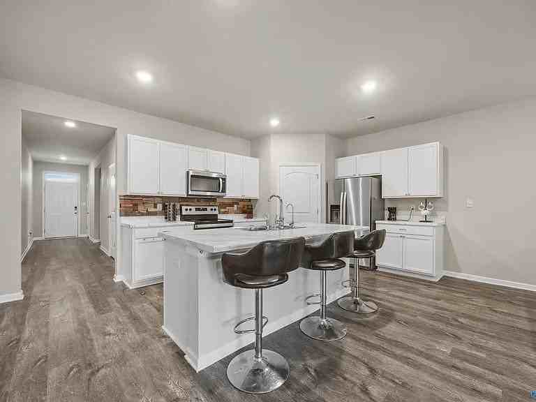 173 Kingsford St #2 - Photo 5 of 11