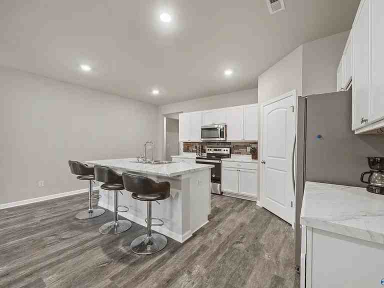 173 Kingsford St #2 - Photo 6 of 11