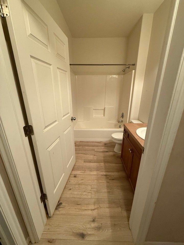638 Nw #C - Photo 7 of 11