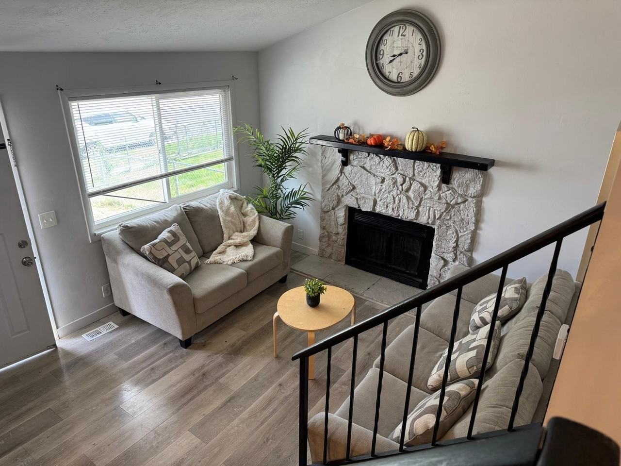 2650 S Melville Dr - Photo 4 of 5