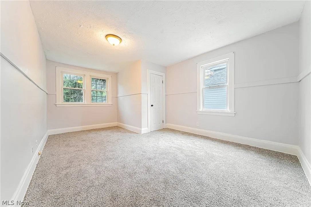 20180 Hillcrest Dr - Photo 3 of 20