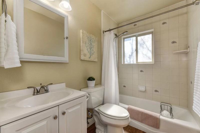 7648 Van Maren Ln - Photo 2 of 10