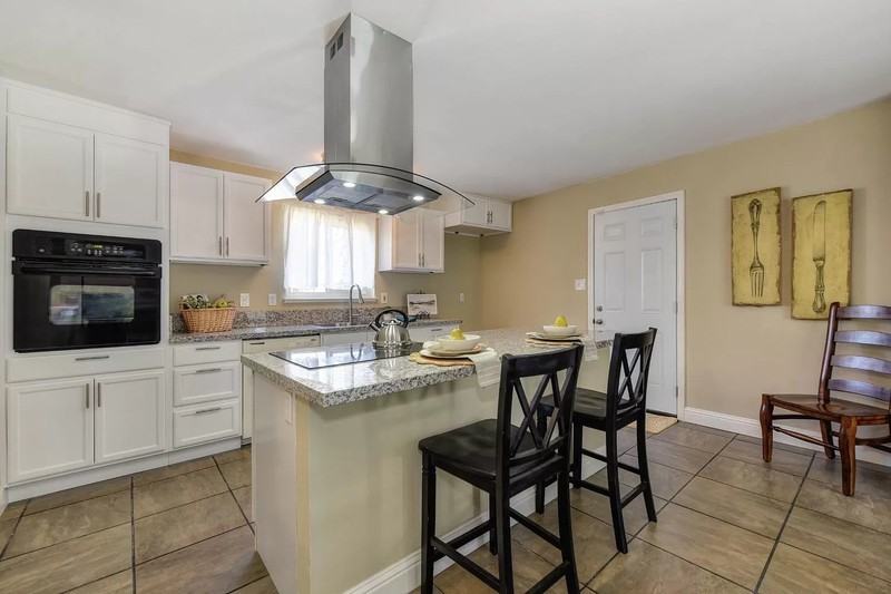 7648 Van Maren Ln - Photo 4 of 10