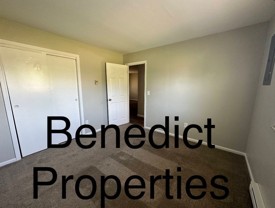 920 N Detroit St - Photo 1 of 1