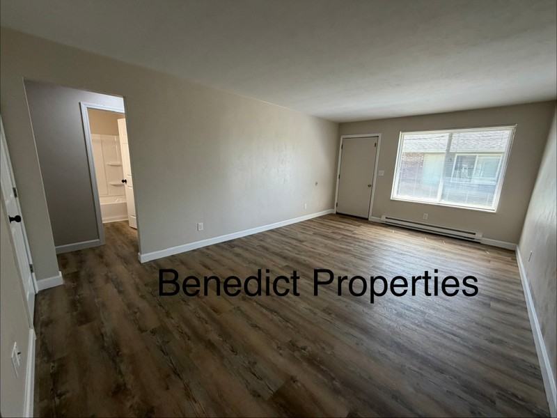 31 E Maple St #31 - Photo 3 of 12