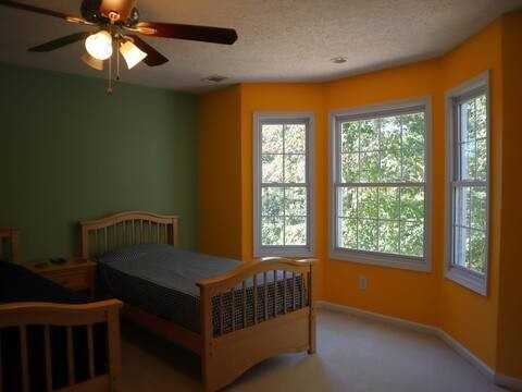 1130 Williams Bridge Rd - Photo 5 of 17