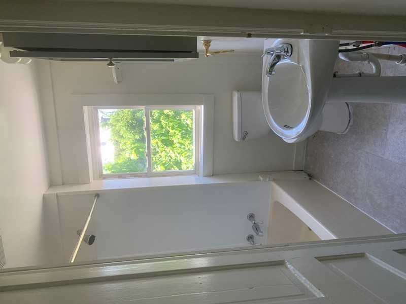 88 Millview St - Photo 4 of 6