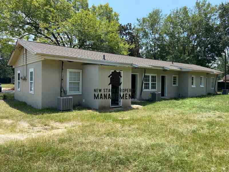 5747 Knowles Dr - Photo 3 of 30