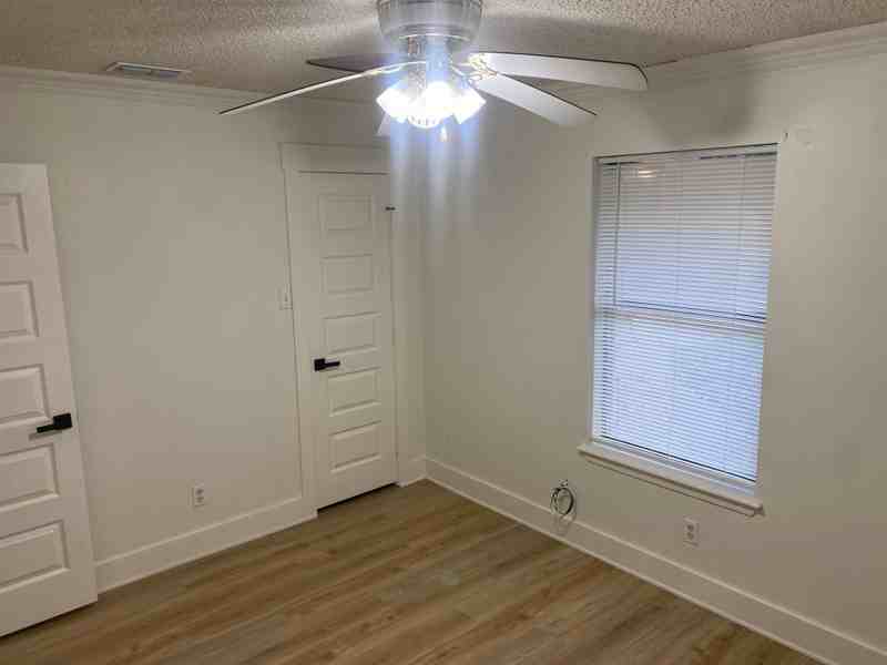 15960 Shoshone Dr - Photo 6 of 11