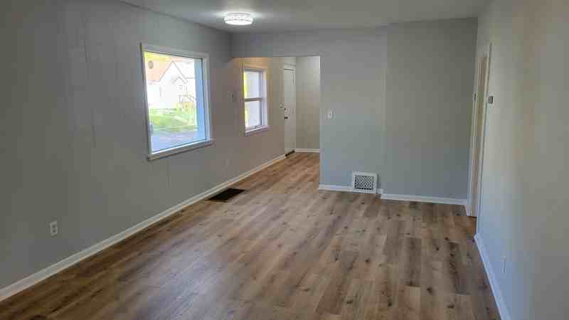 424 Michigan Ave #1 - Photo 5 of 6