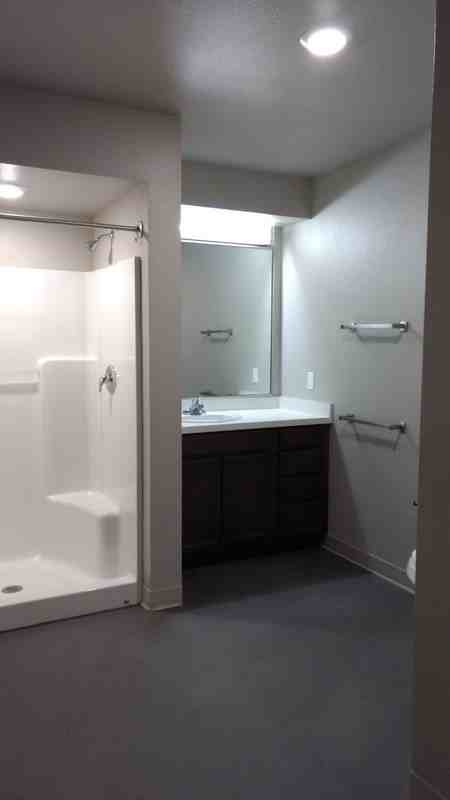 1405 W Granite St #201 - Photo 2 of 4