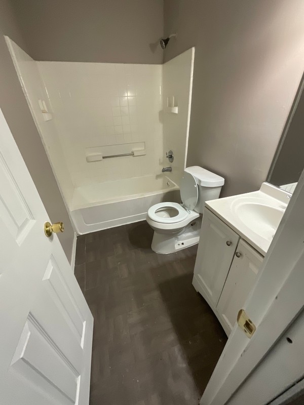 1513 Tremont St - Photo 4 of 8