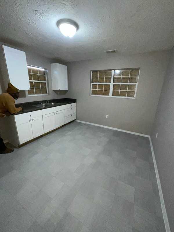1513 Tremont St - Photo 7 of 8