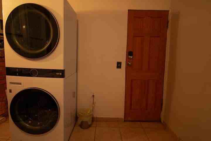 1632 Fairlawn Ave Se - Photo 3 of 31