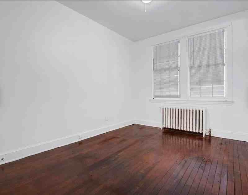 195 35th St Ne #1 - Photo 5 of 15