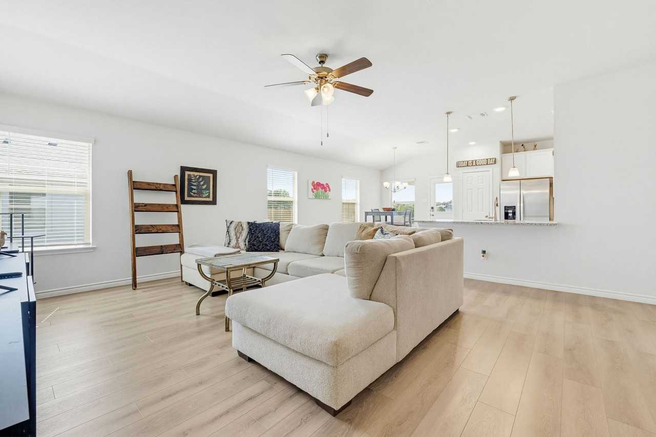 1753 Horatio St - Photo 2 of 17