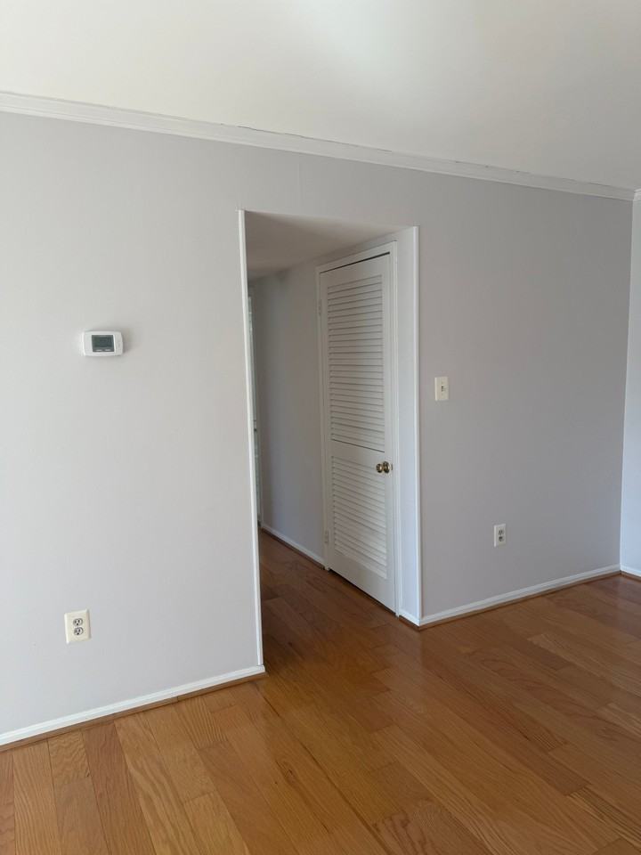 9730 Kingsbridge Dr #301 - Photo 5 of 16