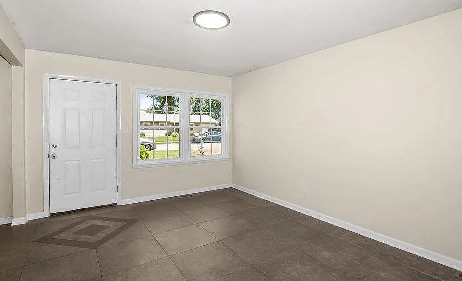332 Wilder Dr - Photo 3 of 19