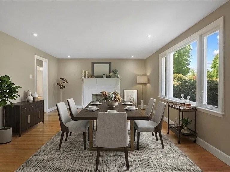 437 Salisbury St - Photo 5 of 14
