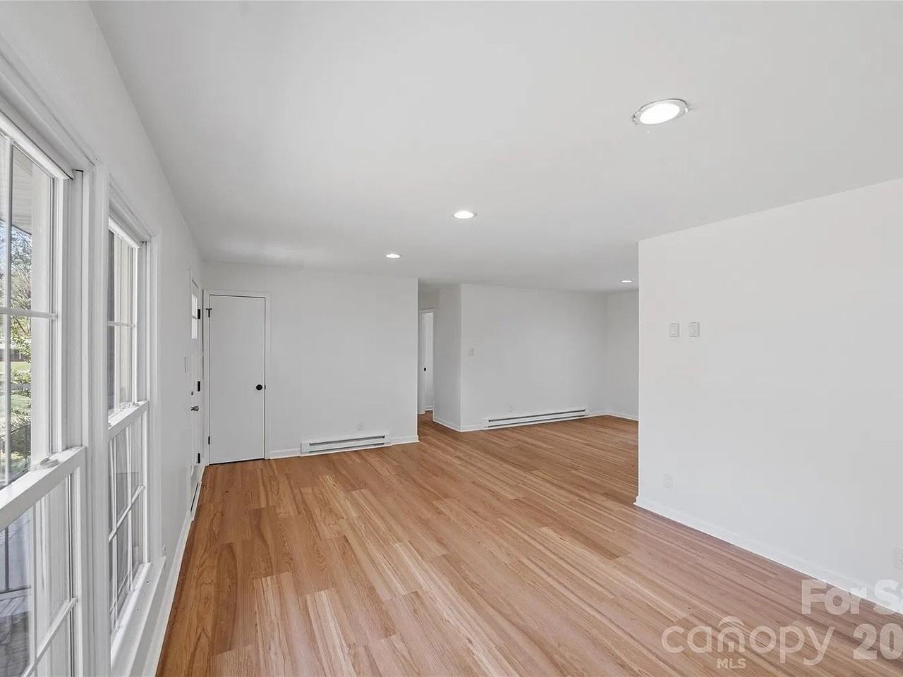 5906 Whitingham Dr - Photo 3 of 11
