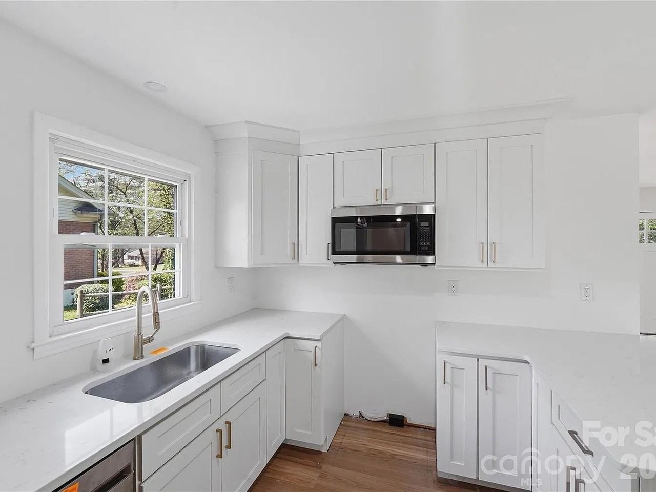5906 Whitingham Dr - Photo 4 of 11