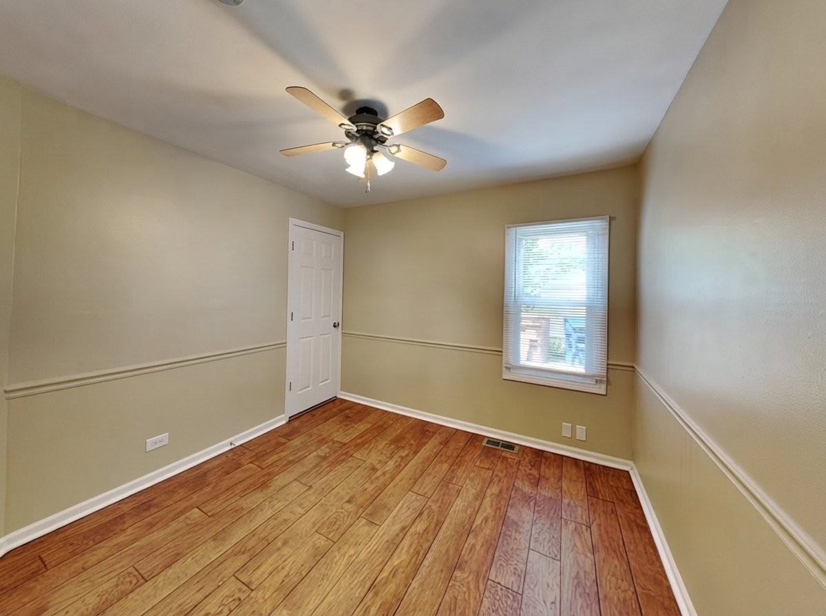 9225 S 49th Ct - Photo 5 of 12