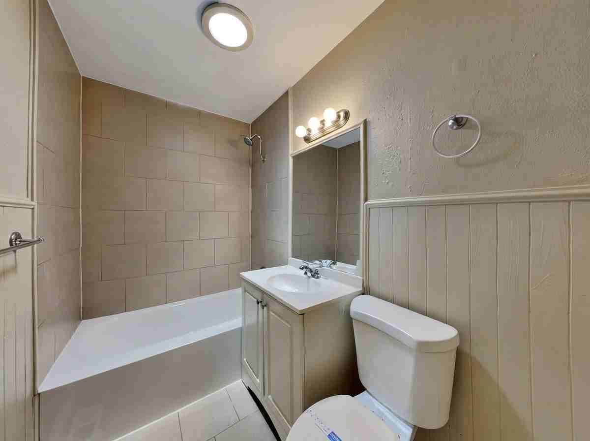 9225 S 49th Ct - Photo 6 of 12