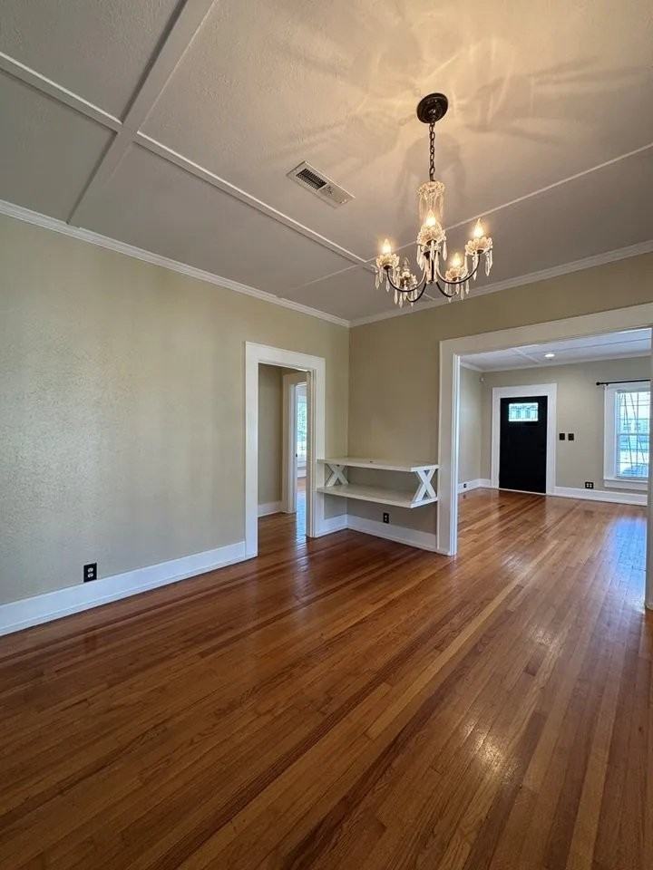 405 Cleveland St - Photo 4 of 19
