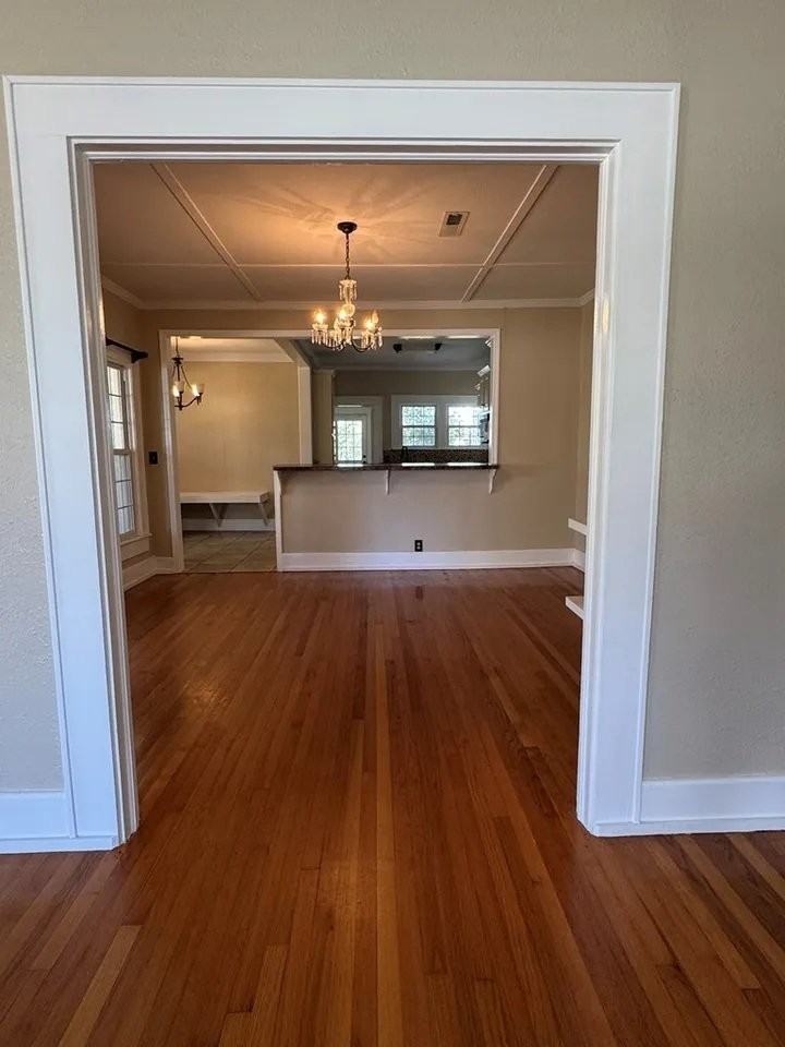 405 Cleveland St - Photo 5 of 19