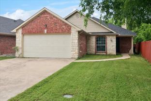 745 Lakeside Dr - Photo 1 of 1