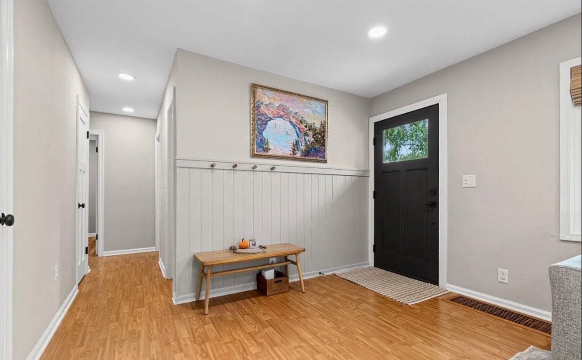 1074 Washtenaw St Ne - Photo 3 of 22