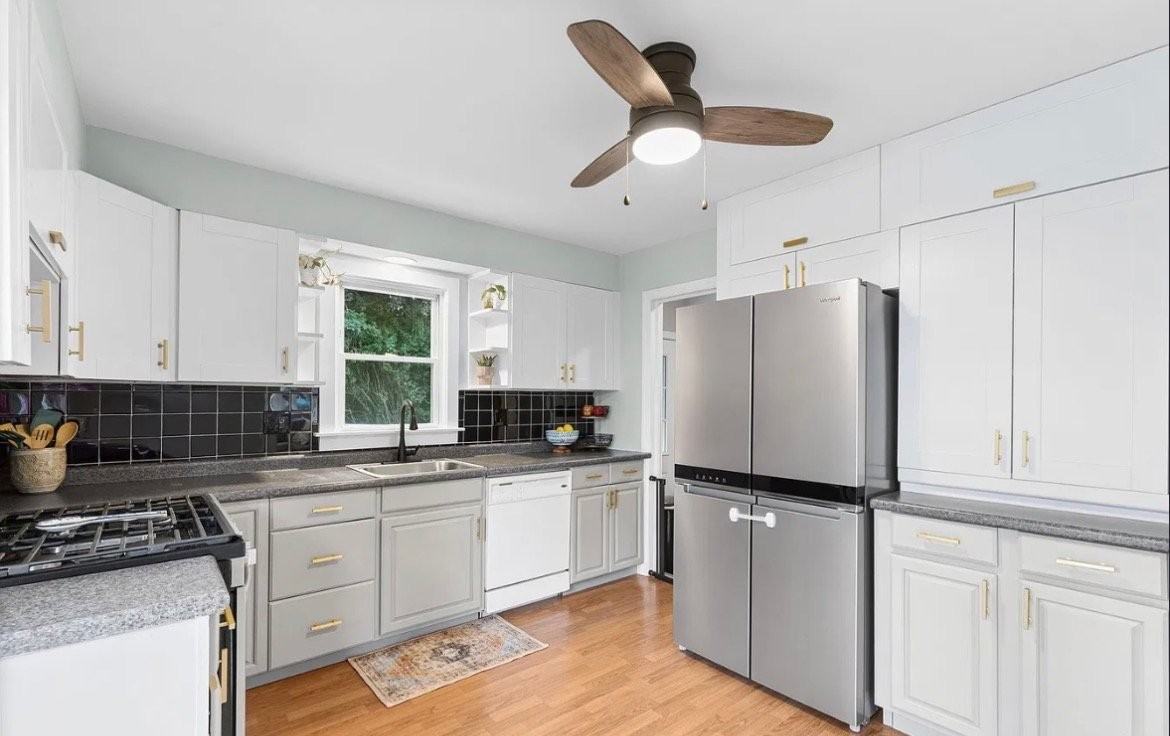 1074 Washtenaw St Ne - Photo 7 of 22
