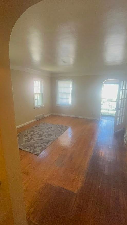 20495 Russell St - Photo 4 of 18
