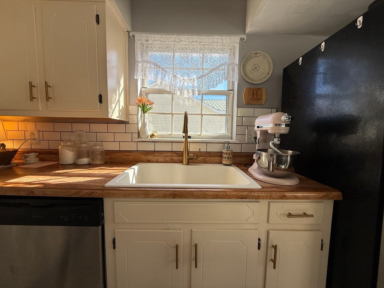 106 Demase St - Photo 3 of 20