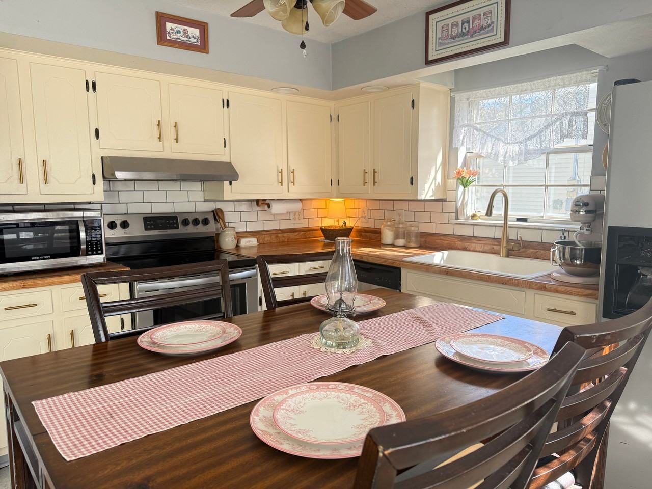 106 Demase St - Photo 4 of 20